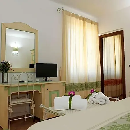 فندق مبيت وإفطار Villabianca لا ماداّلينا